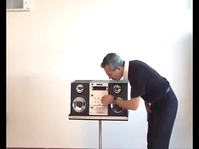 Hamed's Vanishing CD Player by Tora Magic