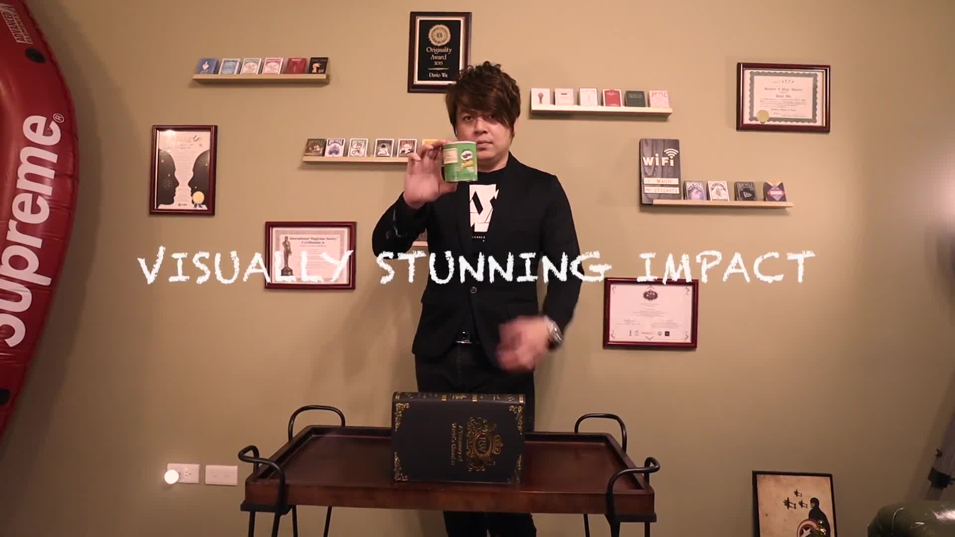 Pringles Go (Red to Green) by Taiwan Ben and Julio Montoro